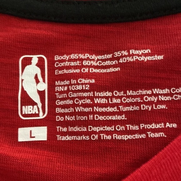 NWT Women’s Atlanta Hawks Scoop Hem Tee size L - Picture 3 of 3